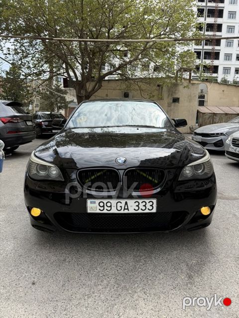 BMW 5 Series sedan – E60 kuzov, qara rəng. Xüsusiyyətlər: - Kuzov: 4 — Bakı