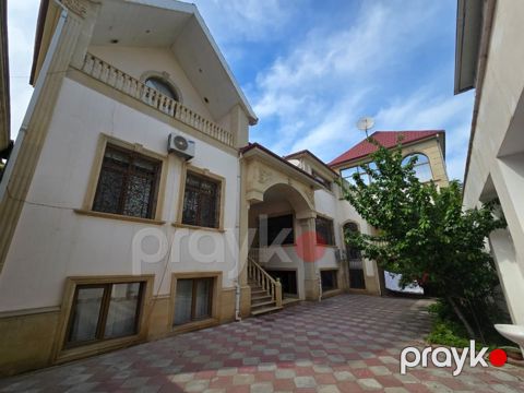 Satılır 11 otaqlı həyət evi/bağ evi 562 m² — Bakı