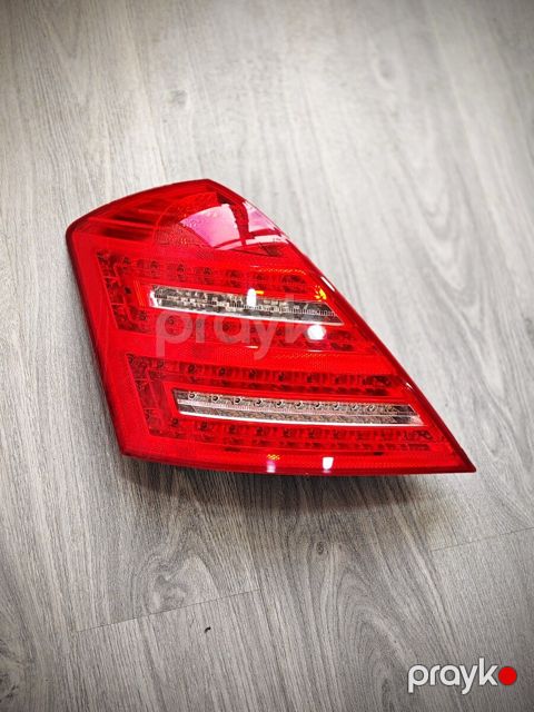 Mercedes W221, Mercedes S221 arxa stop işığı — Bakı