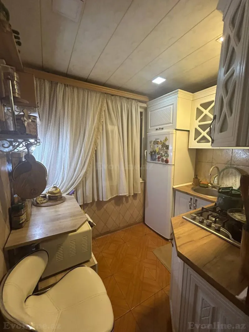 Satılır 2 otaqlı Mənzil Köhnə tikili 50 m² Bakı, Nizami r., Neftçilər m., 8-ci kilometr — Mənzil, Bakı (4)