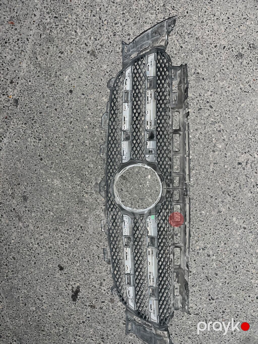 Salam. mercedes üçün ön radiator barmaqlığı. 7/24 zəng və wp da yaza — Kuzov hissələri, Bakı (3)
