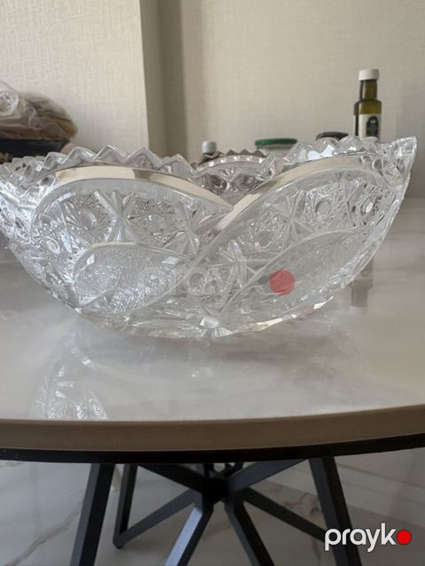 Kənaqlı şüşə/kristal qab - Material: qalın, şəffaf kənaqlı şüşə — Bakı