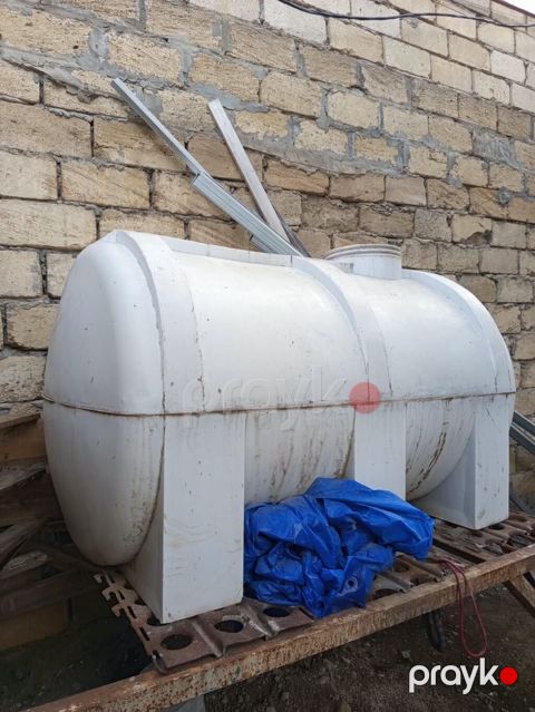 Ağ rəngli horizontal plastik su çəni - Material: qalın divarlı — Gəncə