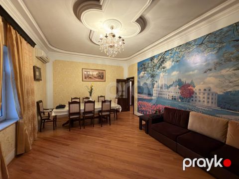 Satılır 8 otaqlı həyət evi/bağ evi 240 m² — Bakı