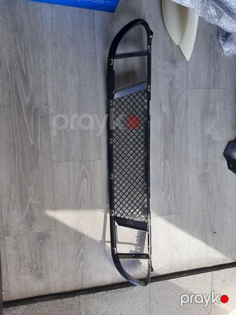 "BMW E60" radiator barmaqlığı — Bakı