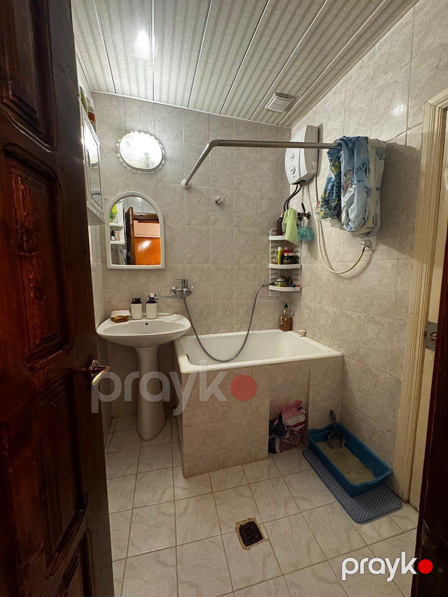 Satılır 2 otaqlı köhnə tikili 52 m² — Mənzil, Bakı (8)