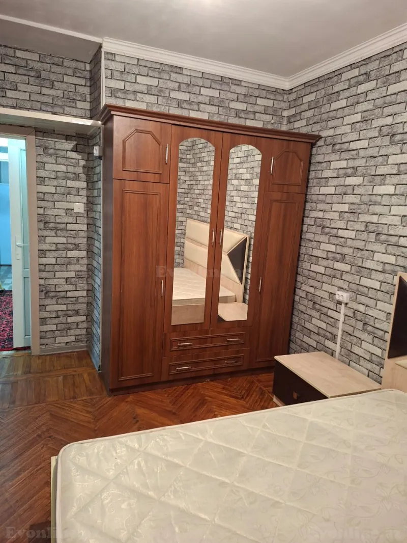 Satılır 2 otaqlı Mənzil Köhnə tikili 50 m² Bakı, Xətai r., Həzi Aslanov m., Əhmədli — Bakı