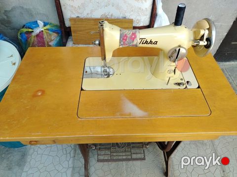 Tikka tikiş maşını – stolu və pedalı ilə - Brend/model: Tikka (gövdə — Qobu