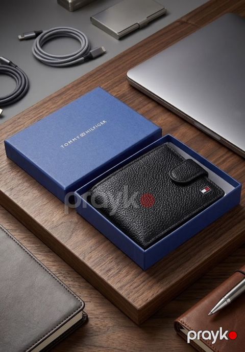 Premium Tommy Hilfiger kişi cüzdanı Qablaşma daxil - Rəng: qara — Bakı