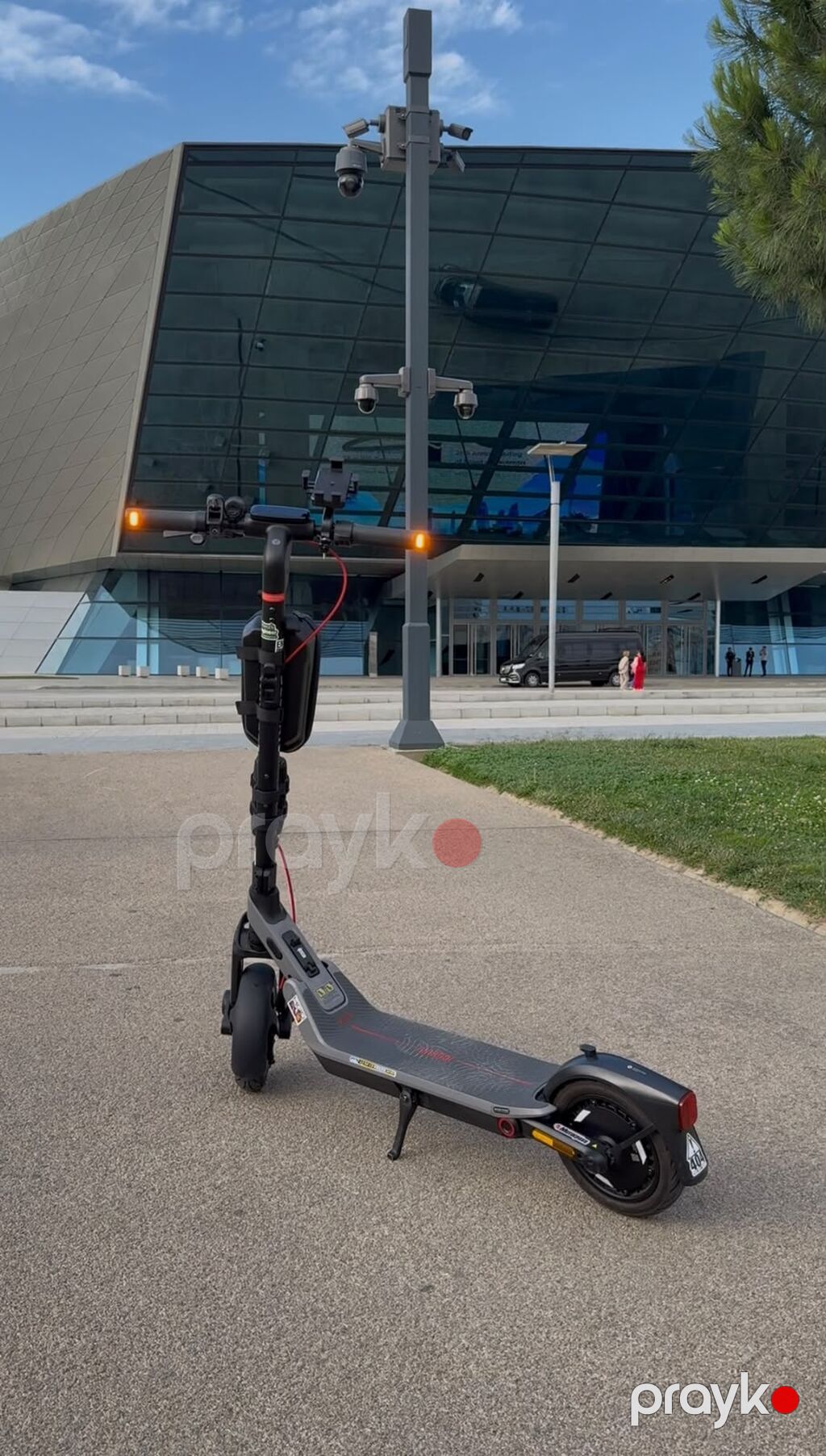 Ninebot E3 elektrik skuter cemi 1700km gedib,ideal veziyyetdedi — Skuterlər, Bakı (3)