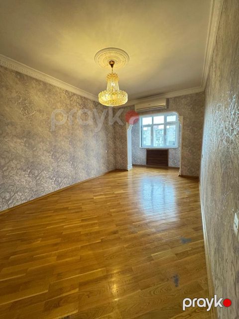 Satılır 3 otaqlı köhnə tikili 90 m² — Bakı