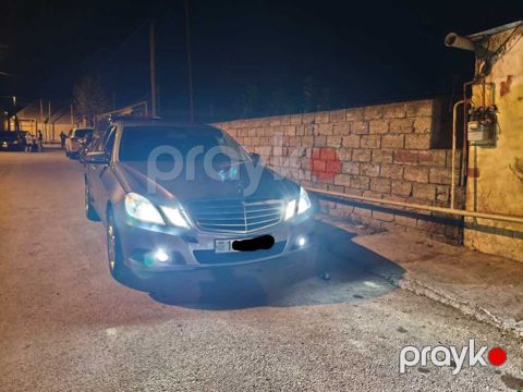 Mercedes E 220, 2.1 L, 2009 il, 281 345 km — Bakı