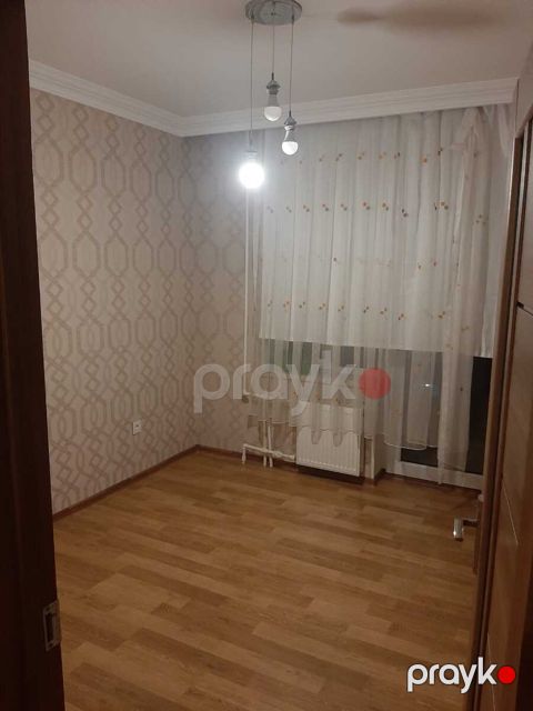 Satılır 4 otaqlı köhnə tikili 100 m² — Bakı