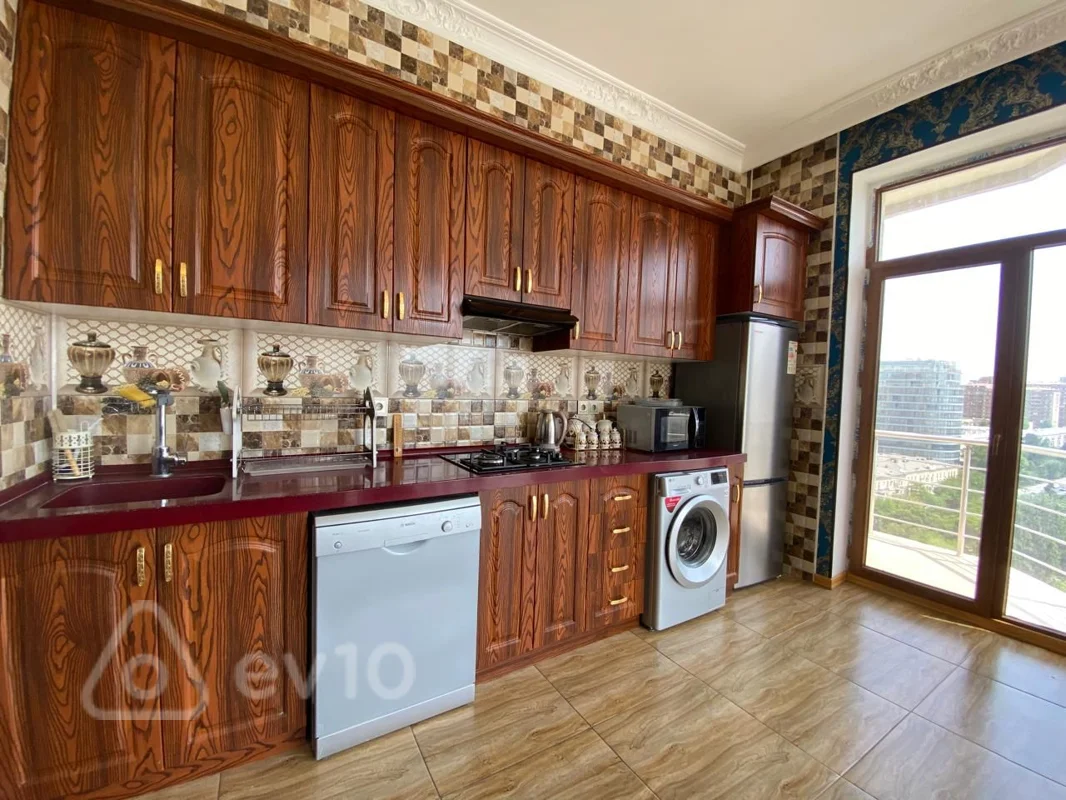 2 otaqlı mənzil, 94 m², Bakı, Bakı Dilarə Əliyeva küçəsi, 717-ci məhəllə, ev 1 — kirayə — Bakı