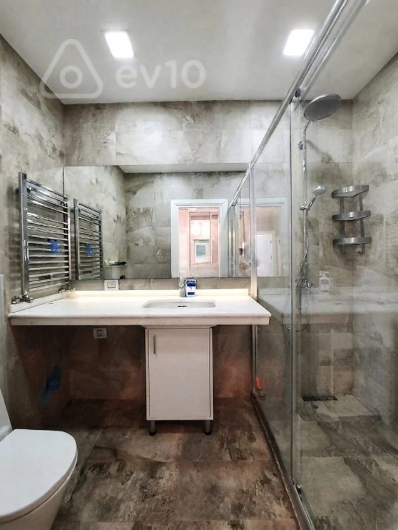 3 otaqlı mənzil, 108 m², Insaatcilar metro — Mənzil, Bakı (11)