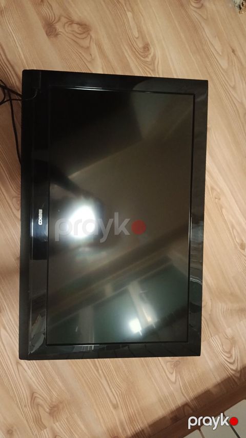 Beko LCD televizor - Ekran ölçüsü: təqribən 26–32 düym (şəkildən — Bakı