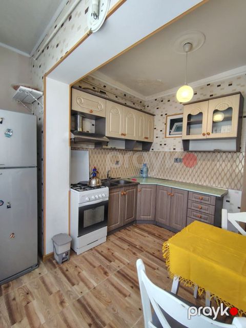 Satılır 2 otaqlı köhnə tikili 45 m² — Bakı