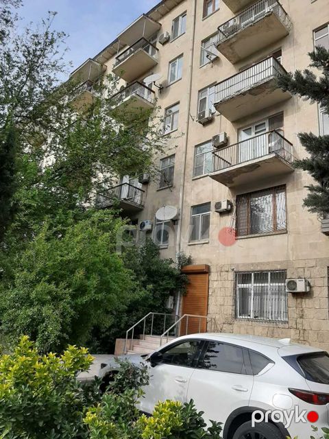 Satılır 1 otaqlı köhnə tikili 32 m² — Bakı