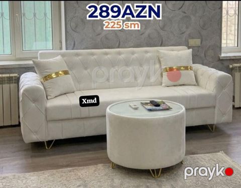 Ağ rəngli, düyməli kapitone detallı 3-yerlik divan. Ümumi ölçü: 225 sm — Bakı