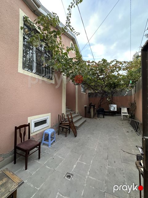 Satılır 5 otaqlı həyət evi/bağ evi 150 m² — Bakı