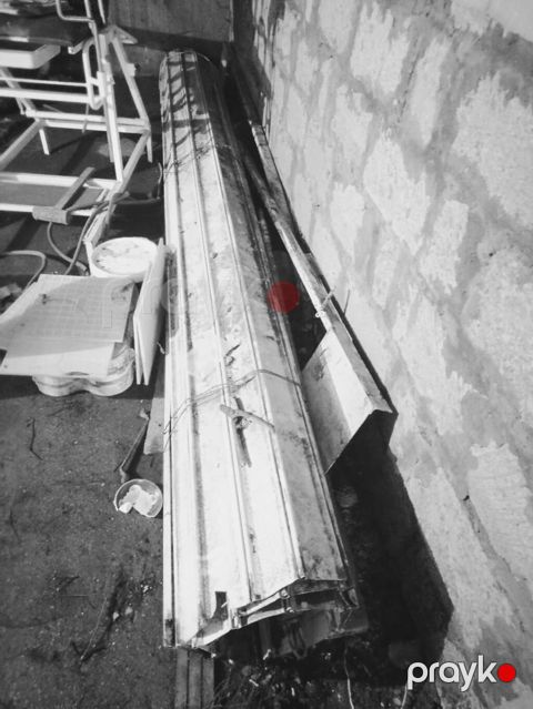 Jaluz qapi 4/3m 290azn qiymet sondur Qizil tac şadllq sarayi arxasi — Bakı