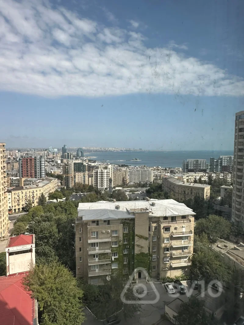 4 otaqlı mənzil, 216 m², İsmayıl Qutqaşınlı küçəsi — Mənzil, Bakı (4)