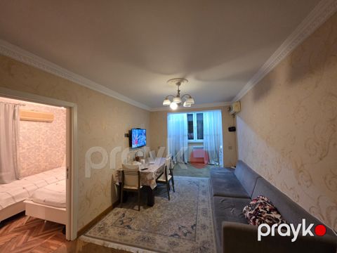 Satılır 2 otaqlı köhnə tikili 60 m² — Bakı