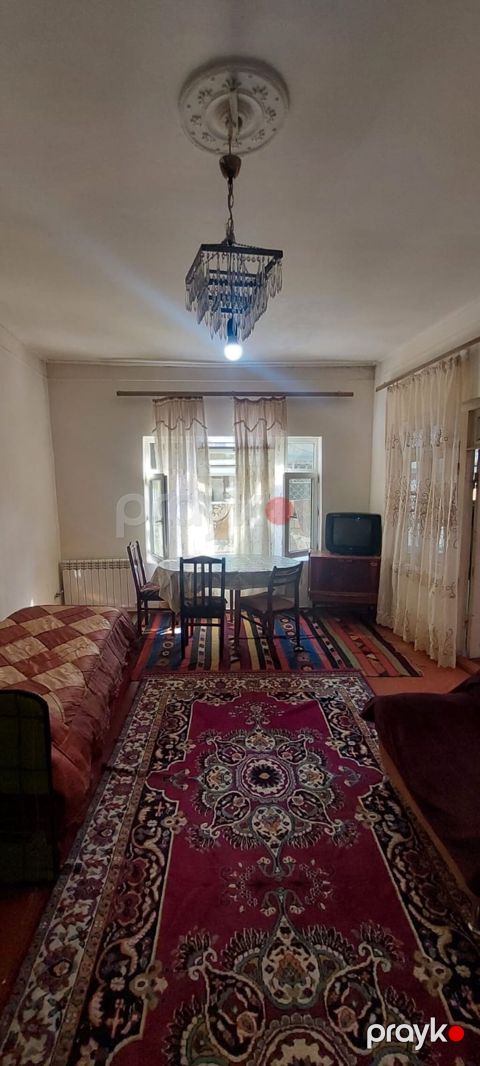 Tam təhlükəsiz həyətdi,kamera sistemi ilə təchiz olunub.Kommunal — Bakı