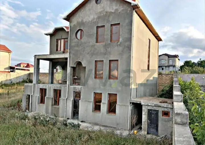 4 otaqlı Yarım tikili Satılır, Şamaxı — Şamaxı