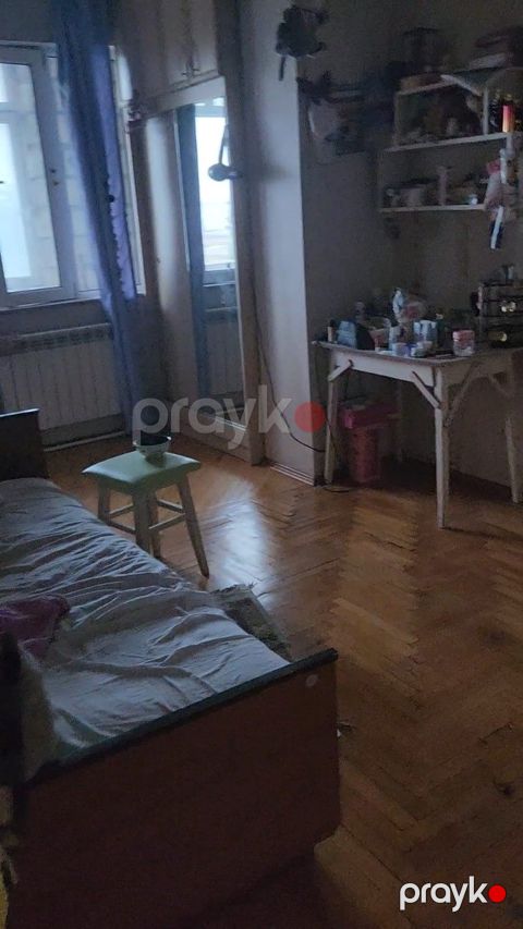 Satılır 4 otaqlı köhnə tikili 145 m² — Bakı