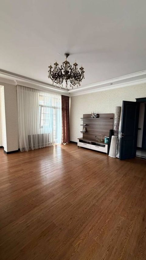 Satılır 2 otaqlı yeni tikili 105 m² — Bakı