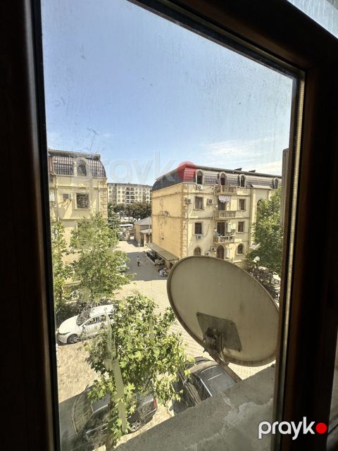 Satılır 2 otaqlı köhnə tikili 74 m² — Xırdalan