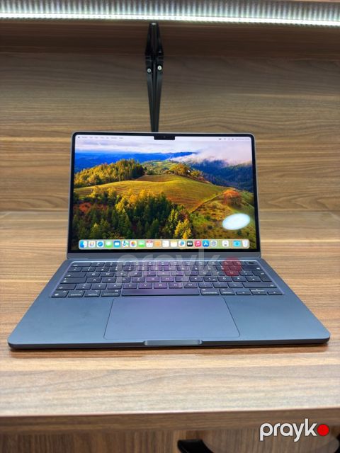 Apple MacBook M3 — Bakı