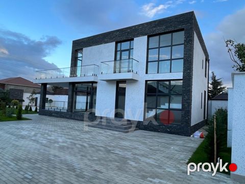 Satılır 5 otaqlı həyət evi/bağ evi 350 m² — Bakı
