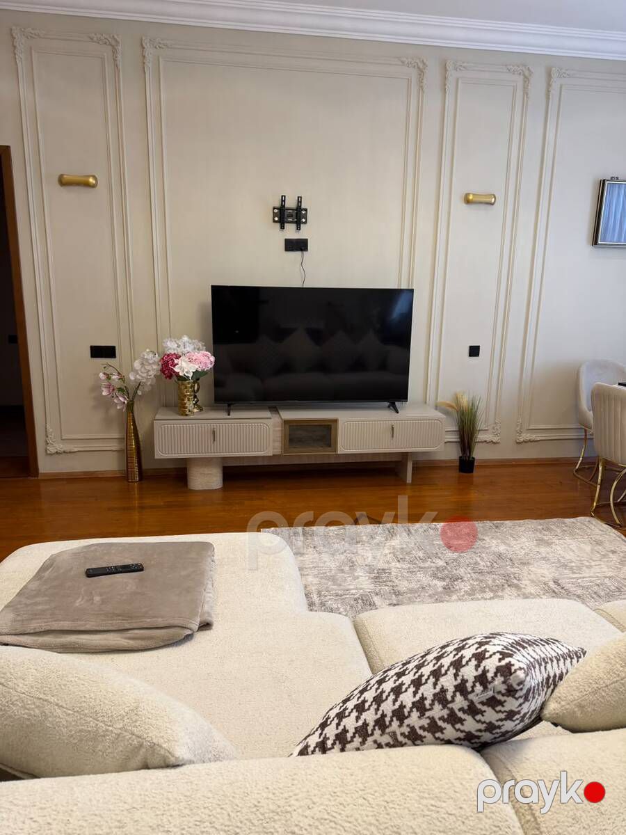 İcarəyə verilir 3 otaqlı köhnə tikili 140 m² — Mənzil, Bakı (8)