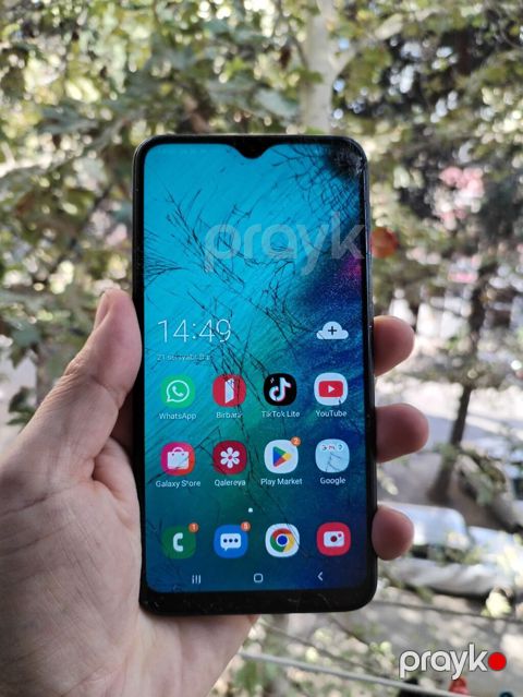 20azn Samsung A10 islekdir 32gb — Bakı