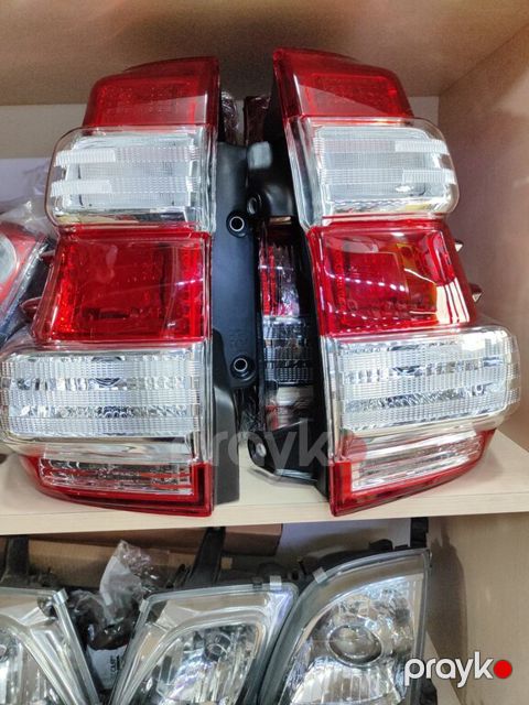"Toyota Prado" stop işıqları — Bakı