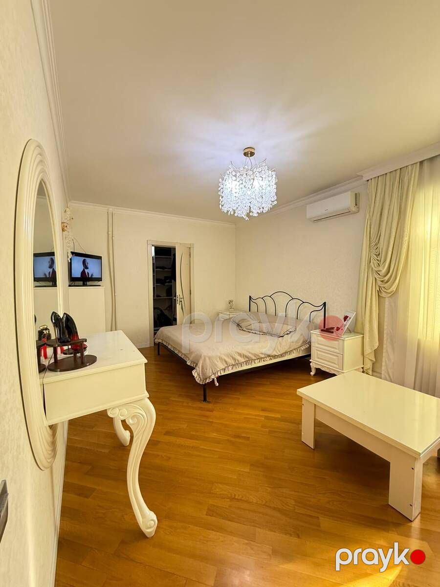Satılır 4 otaqlı köhnə tikili 110 m² — Mənzil, Bakı (7)