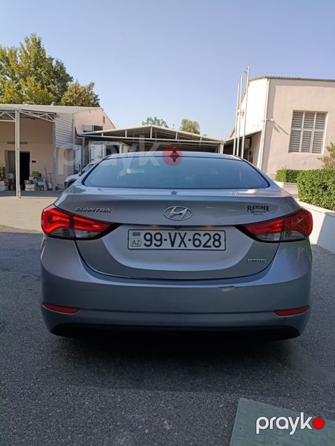 Hyundai Elantra: 1.8 l 2015 il Sedan — Sumqayıt