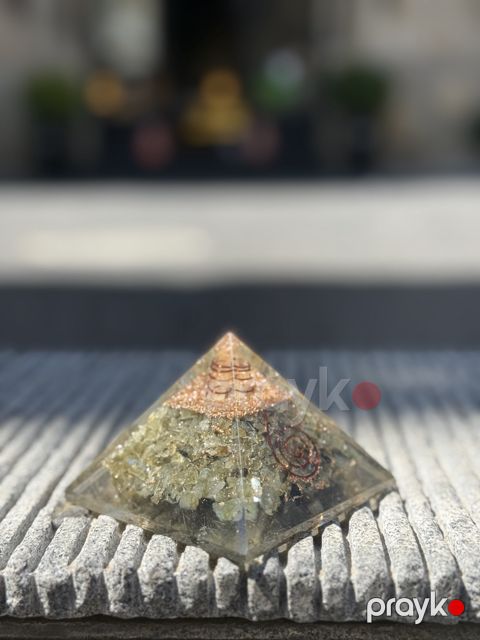 Suvenir piramida Aqat Silver Təbii Daşlar, labrador, qızılı — Bakı