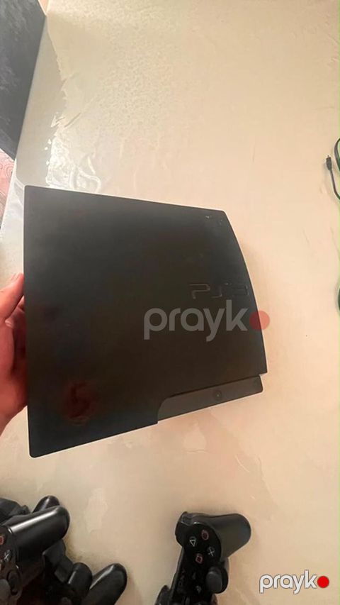 Sony PlayStation 3 (PS3) Slim oyun konsolu Xüsusiyyətlər: - Rəng — Bakı
