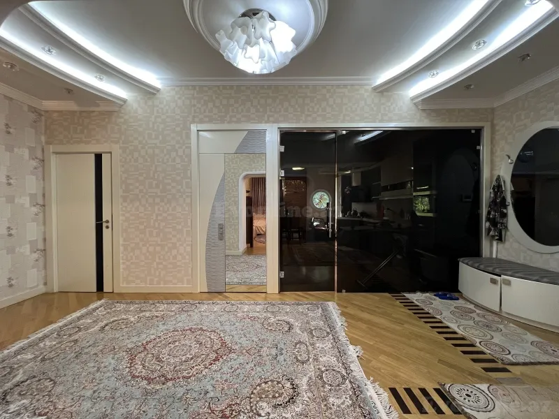 Satılır 3 otaqlı Mənzil Köhnə tikili 110 m² Bakı, Nəsimi r — Mənzil, Bakı (6)