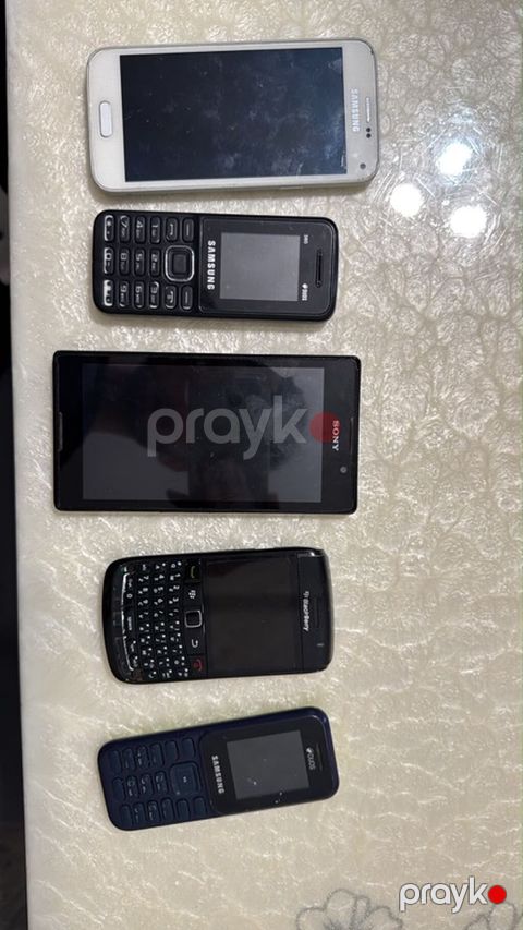 Köhnə model mobil telefonlar dəsti Qeyd(içərisində işləyib imeisi — Bakı