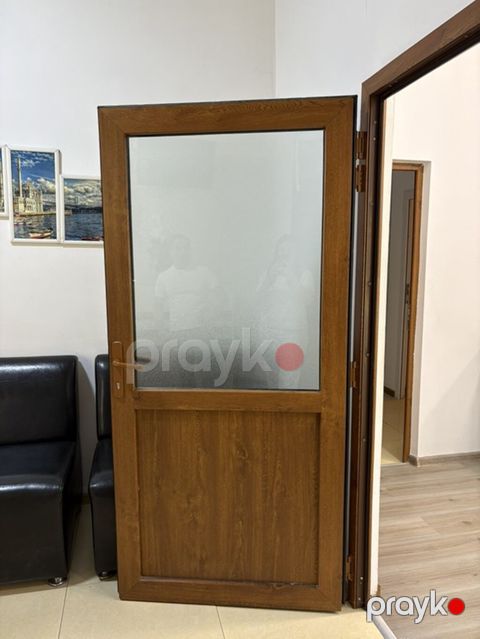 Taxta rəngli PVC iç qapı - Material: PVC profilli karkas, taxta — Bakı