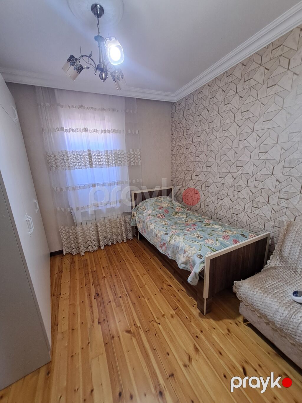 Xetai rayonu, Nzs qesebesinde, Xəzər Tv nin arxasinda yerlesen, Ag — Mənzil, Bakı (6)