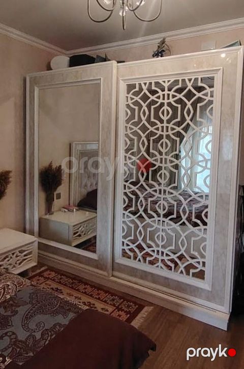 Dolab satilir. Qiymet 190 azn .Ölcu: Hun:2.40,eni: 1.05,derin: 60 — Bakı