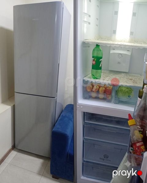 Soyuducu 300azn. satilir. Unvan Resulzade qes Nigaz — Bakı