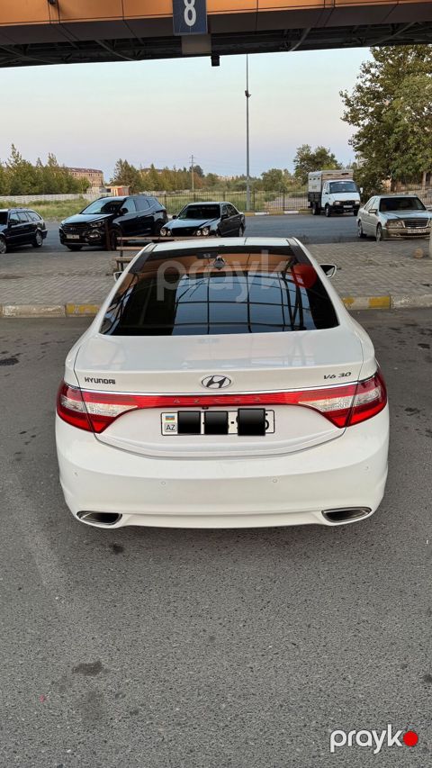 Hyundai Azera: 3 l 2013 il Sedan — Bakı
