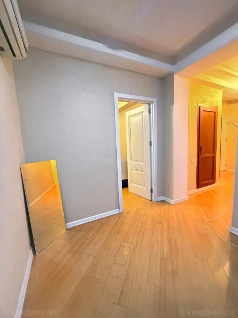 Kirayə verilir 3 otaqlı Mənzil Yeni tikili 160 m² Bakı, Yasamal r., İnşaatçılar m., Yeni Yasamal — Mənzil, Bakı (6)