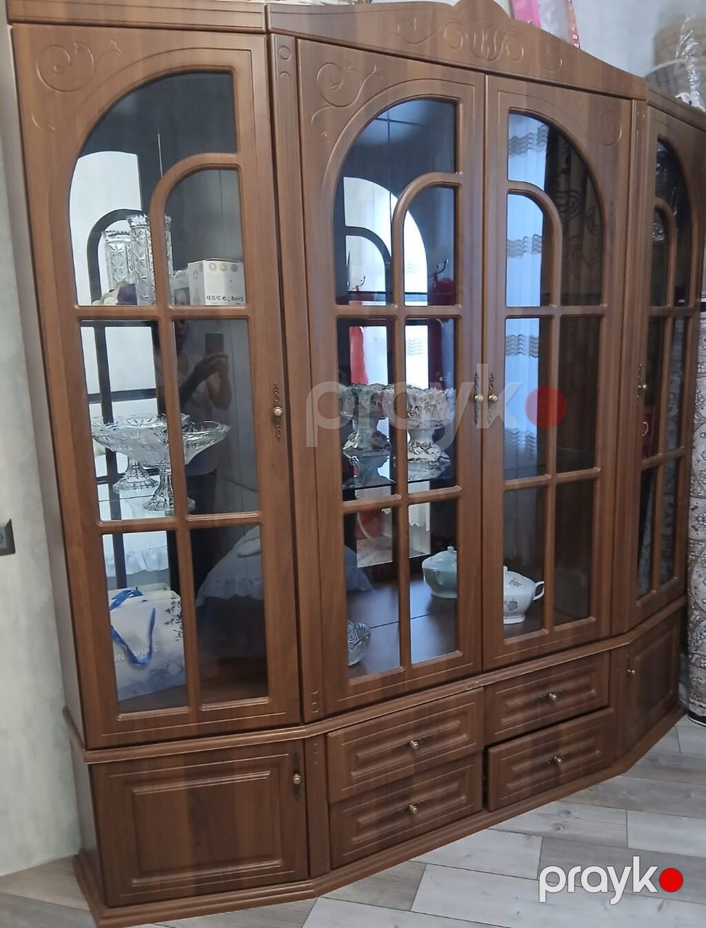 Klassik üslubda böyük vitrinli bufet - Material: taxta korpus, şüşə — Şkaflar, Bakı (2)